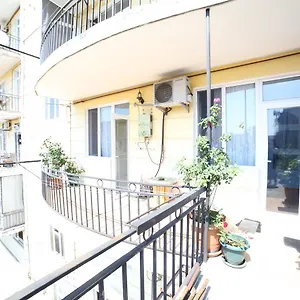 apartment-on-lermontova.batumihotels.net/